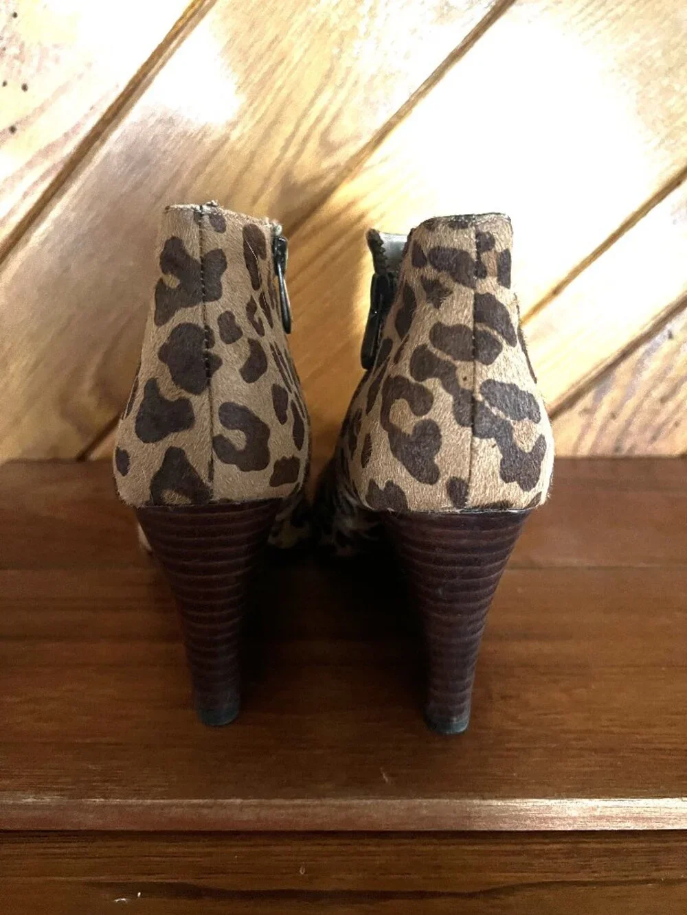 Adrienne Vittadini Sarah Wedge Calf Hair Leopard Bootie Ankle Boots Size 7